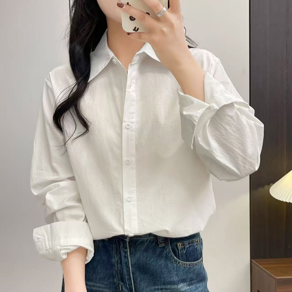 มี 6 สี เสื้อเชิ้ตผู้หญิง เสื้อแขนยาว ลำลองทรงหลวม เหมาะสำหรับใส่ไปทำงาน แฟชั่นเกาหลี และโอกาสลำลอง (ขาว /สีดำ) #F064