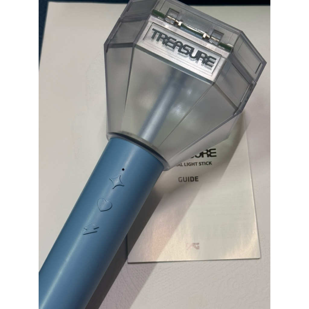 [มือสอง] แท่งไฟ Treasure Ver.1 ใหม่มาก ไม่มีตำหนิ ใช้งานได้ปกติ #แท่งไฟTreasure