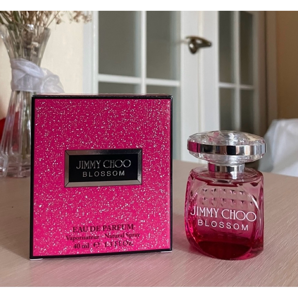 Jimmy Choo Blossom Eau de Parfum 40 ml  น้ำหอมแนว Floral Fruity สำหรับผู้หญิง