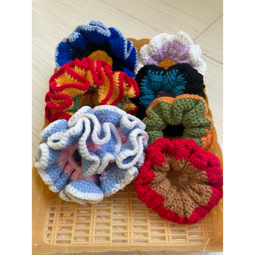 ยางรัดผมไหมพรม แฮนด์เมด scrunchies chochet #ของขวัญ #byenior #ของที่ระลึก