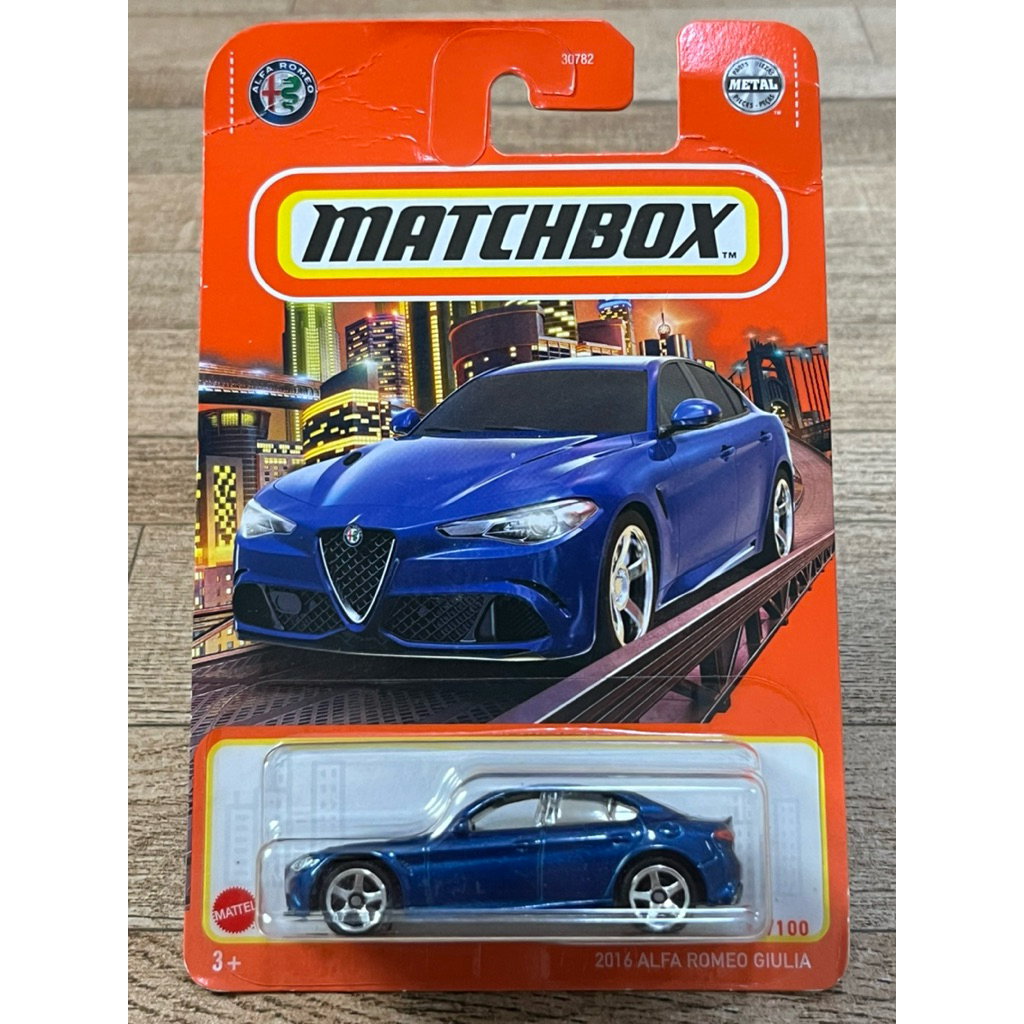 Matchbox รุ่น 2016 Alfa Romeo Giulia สีน้ำเงิน ‼️แพคไม่สวย แพคยับมุม แพคแตก
