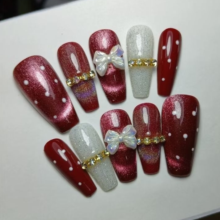 เล็บเจล เล็บปลอม 100% ทรงบัลล์สีแดง+ลายจุดขาว