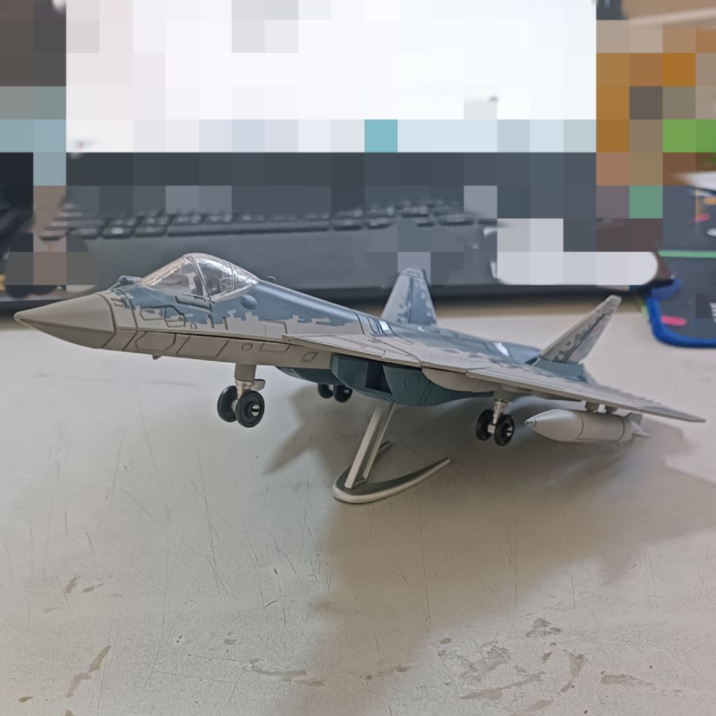 โมเดล SU-57 ประกอบแล้ว