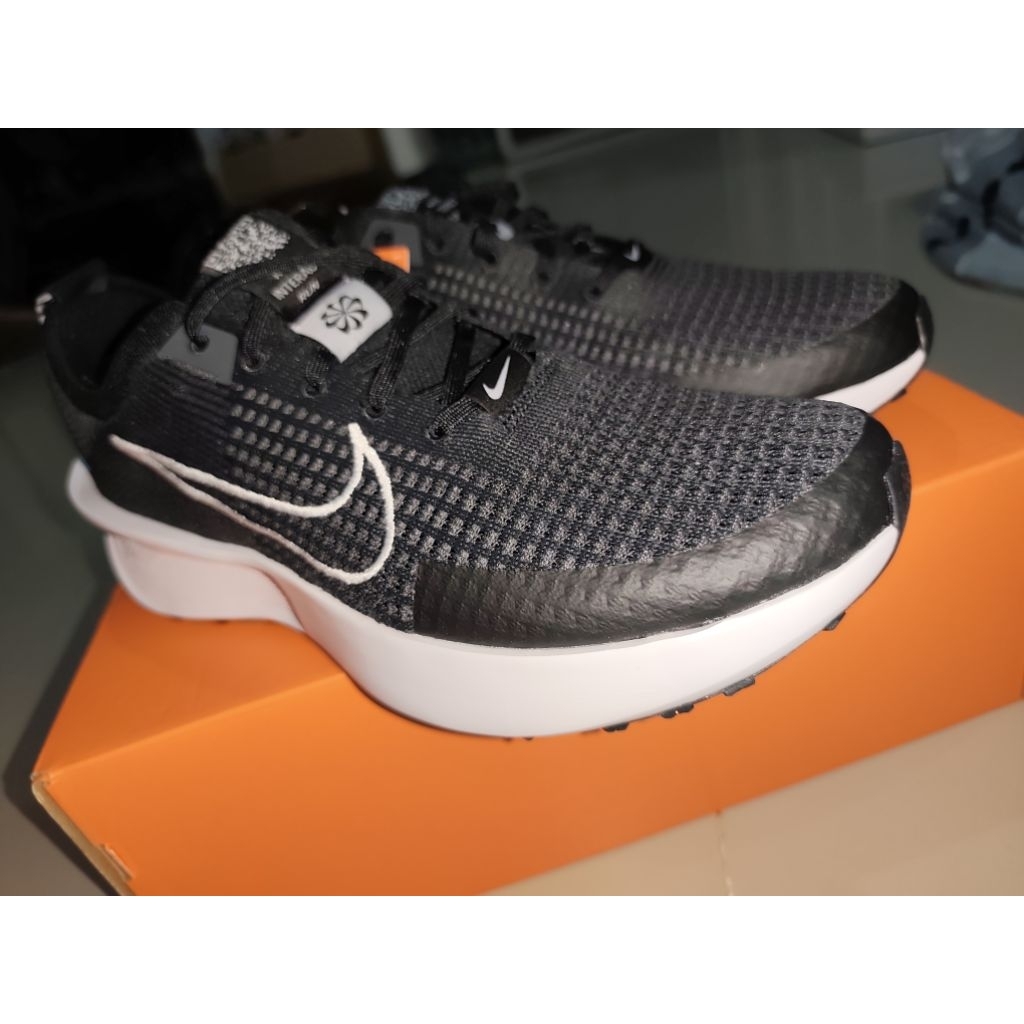 รองเท้า interact run 11 us 45 eur 29 cm มือ1 ป้าย,กล่อง