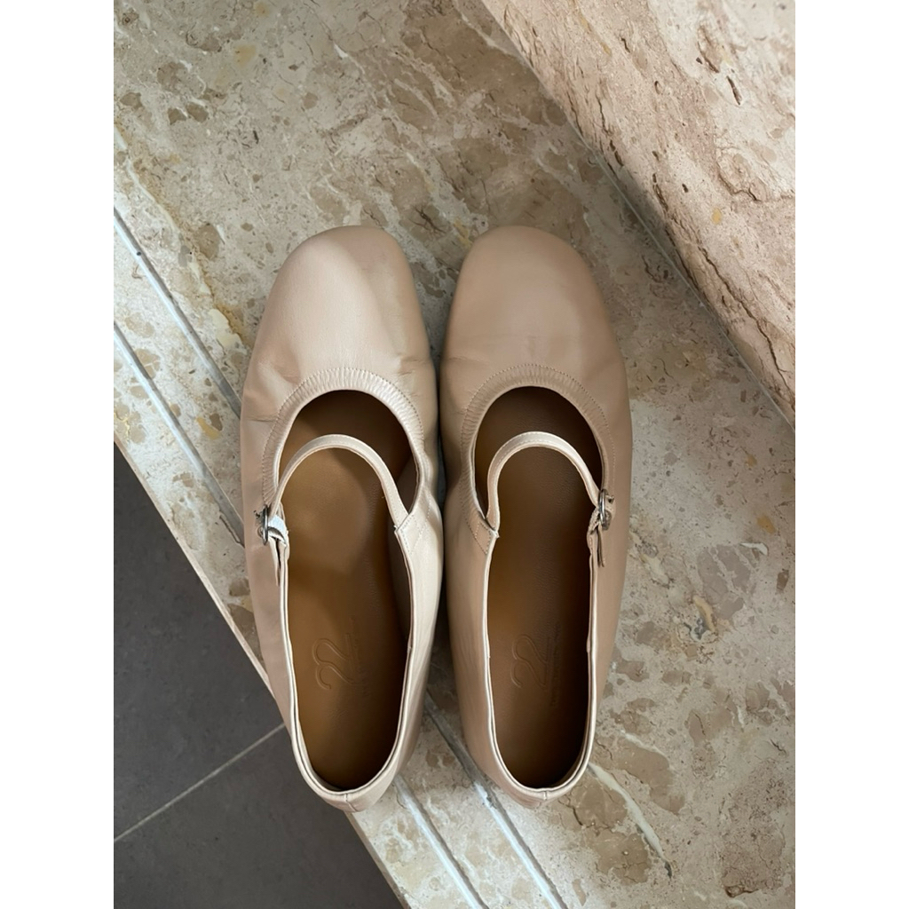 ส่งต่อ รองเท้า Twotwntytwo.Stores “Jodie MJ soft shoes “