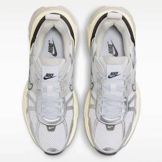 รองเท้าผู้หญิง Nike V2K Run ของแท้ ป้ายไทย