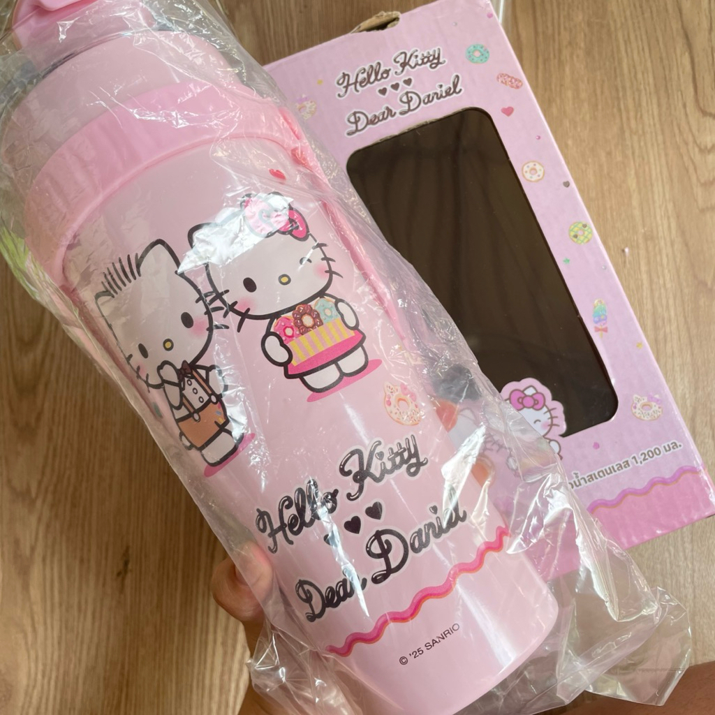 New กล่องไม่สวย : แก้วน้ำ momento hello kitty แบบหูหิ้ว ชมพู