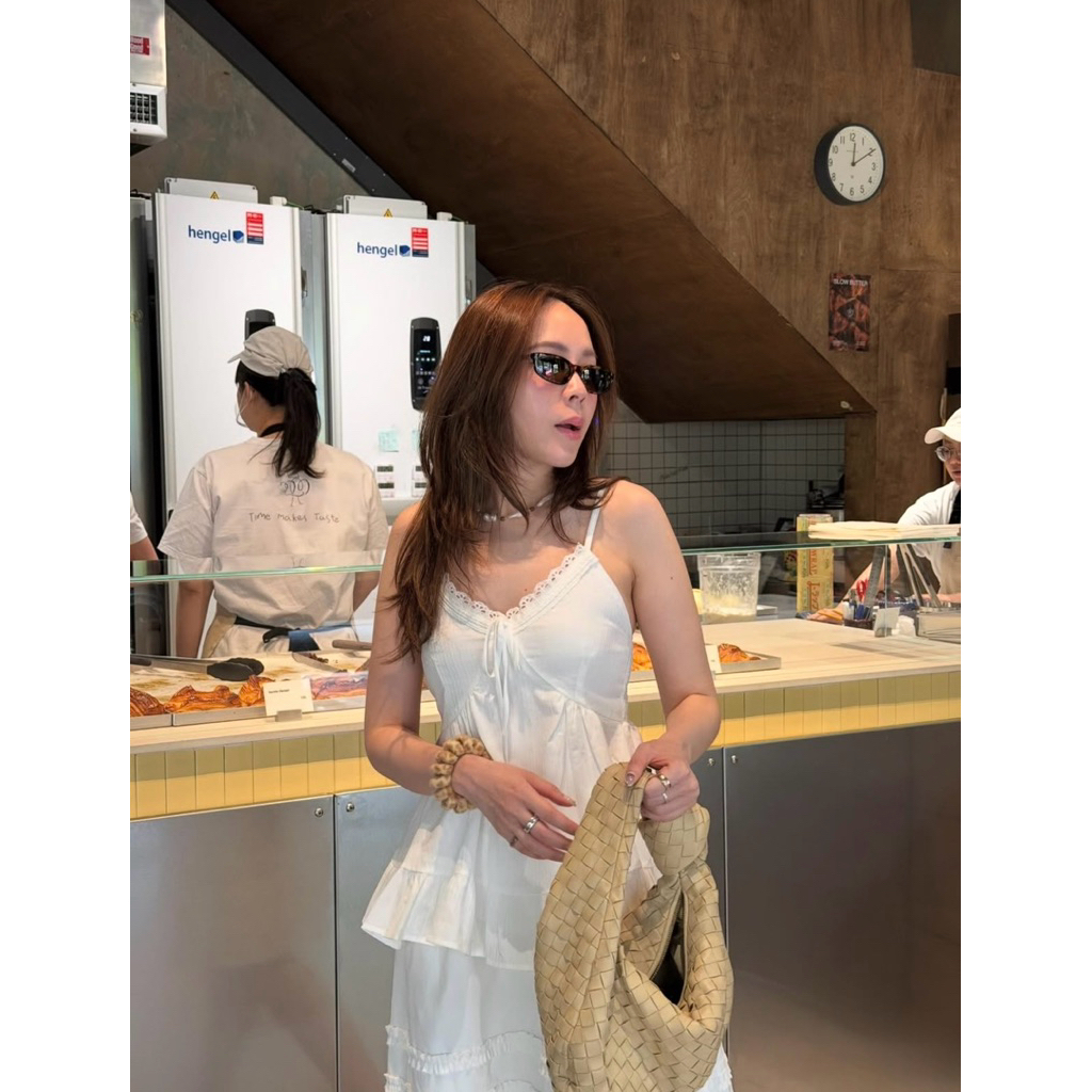tshop เสื้อสายเดี่ยว LORA  top