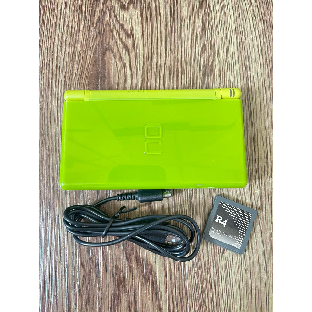 Nintendo ds lite / nintendo ds lite nds พร้อม R4 มีเกมส์ ลงเกมส์ให้แล้ว