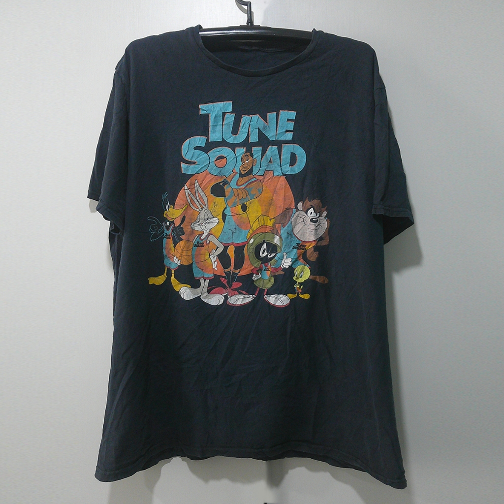 𝐏𝐒𝐡𝐢𝐫𝐭𝐕𝐢𝐧𝐠𝐭𝐚𝐠𝐞 (Size 2XL) เสื้อยืด ลายการ์ตูน ทูน สควอดTune Squad  มือสอง