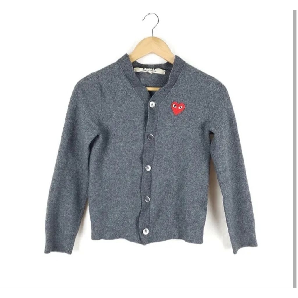 เสื้อ Comme des garcons cardigan (รบกวนอ่านรายละเอียดสินค้าและตัดสินใจก่อนสั่งซื้อ สั่งแล้วห้ามยกเลิ