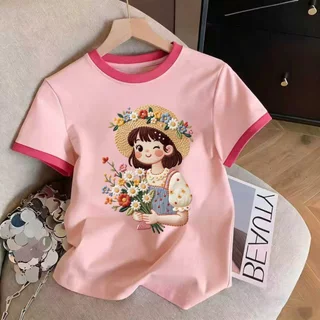 M-3XL เสื้อทีเชิร์ตผู้หญิง ปักลายสาวถือดอกไม้ สีครีม-น้ำตาล ใส่สบาย แฟชั่นฤดูร้อน