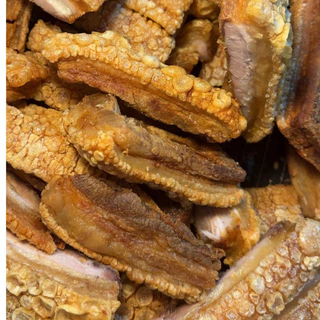 เศษหมูกรอบจ่านนท์สดใหม่พร้อมนำไปประกอบอาหารมันค่อนข้างเยอะขอคนรับได้