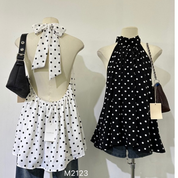 M2123 สวยแซ่บแบบคลาสสิก! เสื้อคล้องคอลายจุด Polka Dot ดีเทลผูกโบว์หลังโชว์ผิวสวย
