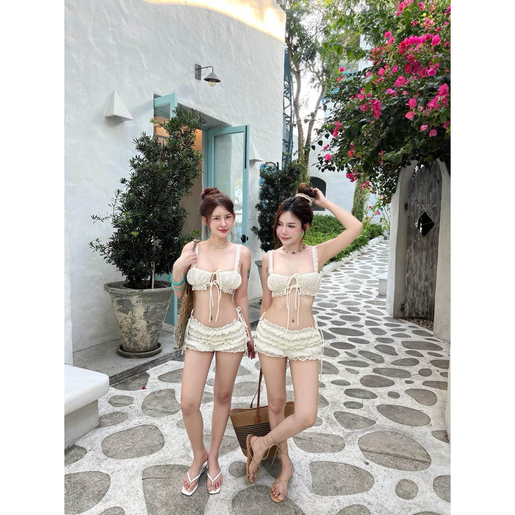 LaceWhite Twogirls (เซ็ตบราขาวแต่งลูกไม้+กางเกง)
