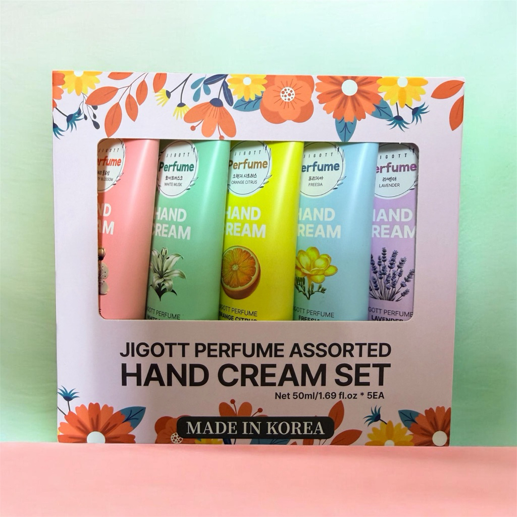 ครีมทามือ Jigott Perfume Setบำรุงล้ำลึกด้วยสารสกัดจากดอกไม้กลิ่นหอมละมุนติดทนนานเปลี่ยนมือแห้งกร้านให้เนียนนุ่มน่าสัมผัส