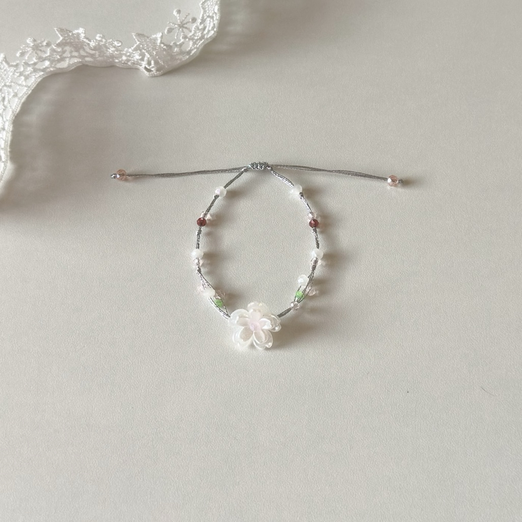 flower bracelet กำไลข้อมือเชือกดอกไม้ 🌸