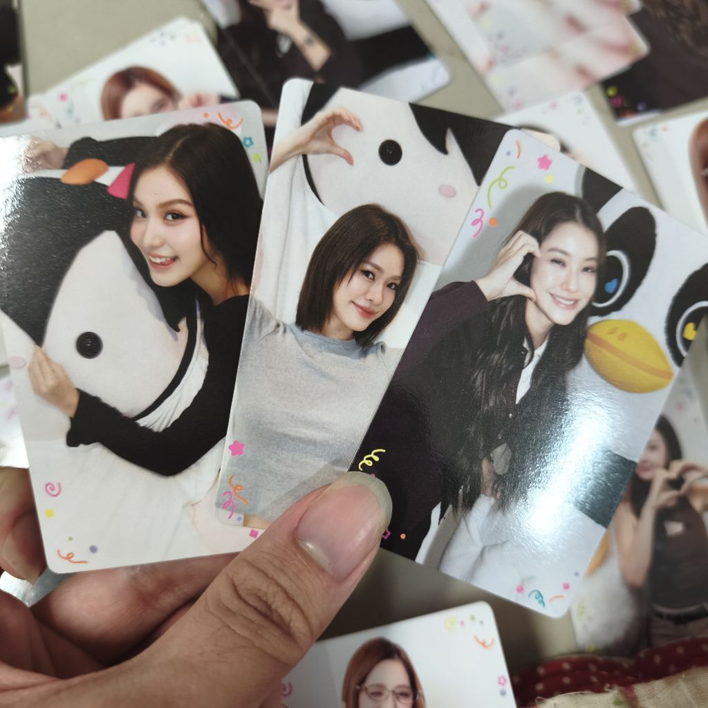 การ์ด GMMTV HAPPY FAM BONDS GIRLS RANDOM เอมี่บอนนี่ มิลค์เลิฟ มีทุกแบบ