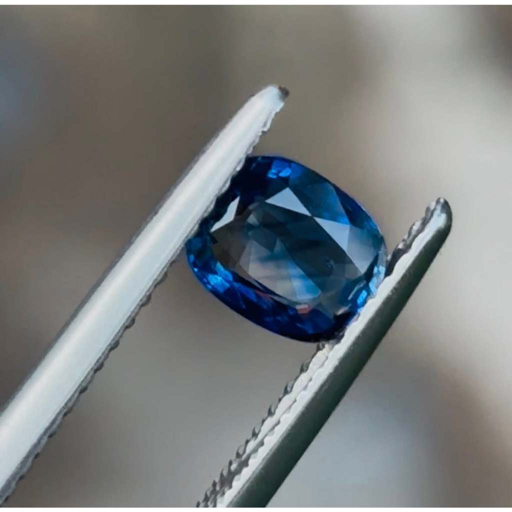 5/5/69พลอยแซฟไฟซ์( Sapphire) นน0.76กะรัต