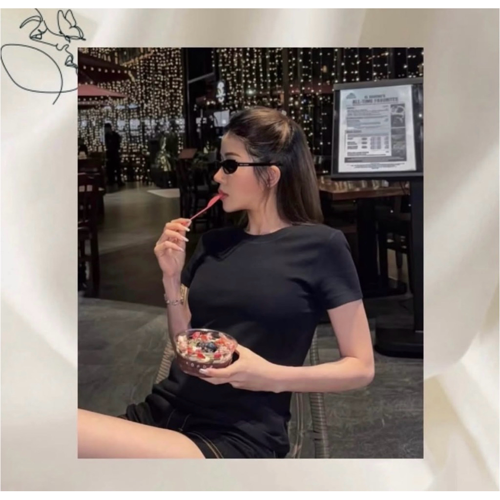 ส่งต่อ เสื้อยืด Own Money - Favorite Baby Tee in Black