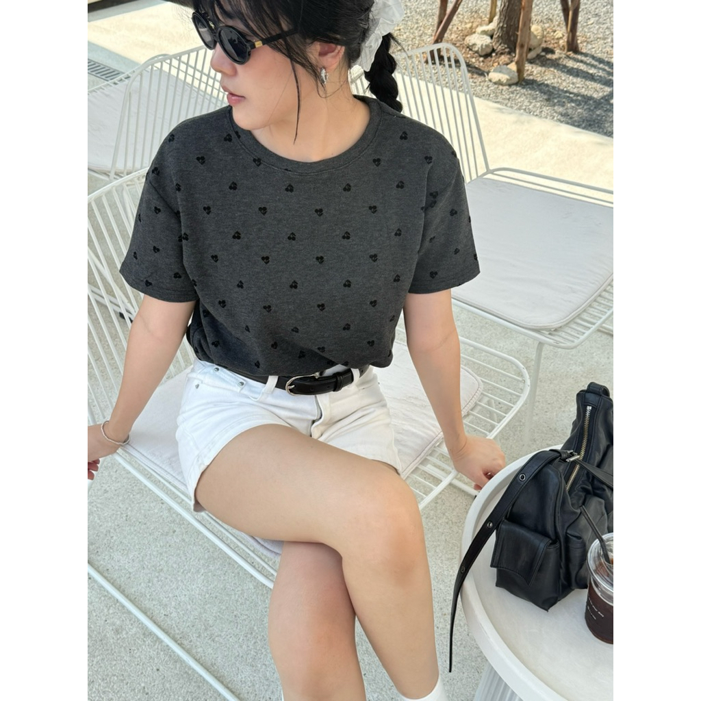 Cherry noir (เชอร์รี่ นัวร์) | เสื้อแขนสั้นคอกลม แต่งลายเชอร์รี่สีดำเล็กๆ น่ารัก ผ้านุ่ม ใส่สบายมาก