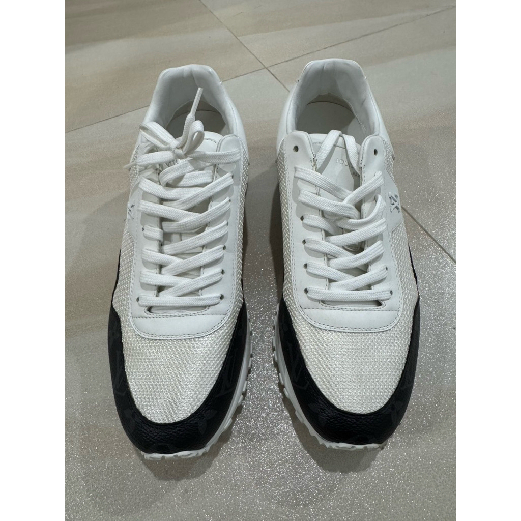 Louis Vuitton Run Away Sneakers – Men’s – Size 7 US (EU 41) – Excellent