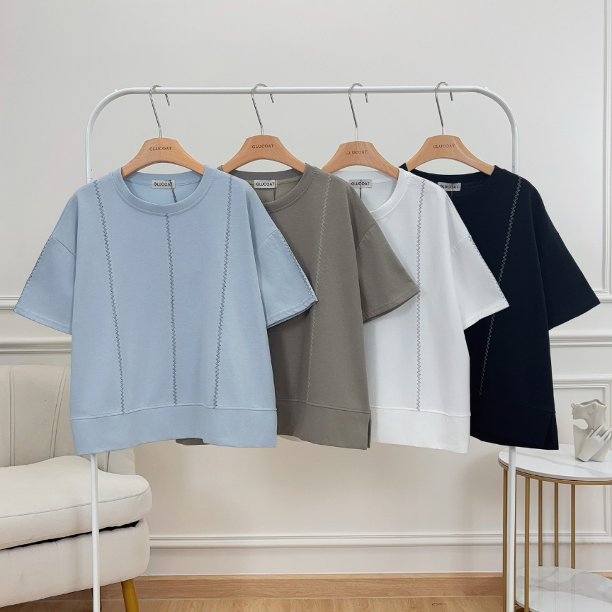 Glucoat | [A424] เสื้อยืดคอกลมสีฟ้า/สีเขียว/สีขาว/สีดำ แต่งลายเส้นหยัก