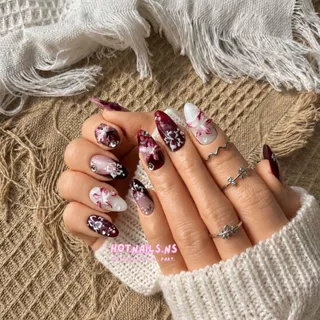 HOTNAILS.NS 🔥พร้อมส่ง ไม่ต้องรอพรีฯ🔥เล็บปลอมเจลแฮนด์เมด 100% แถมอุปกรณ์ติดเล็บฟรี | ลายชบาแดง