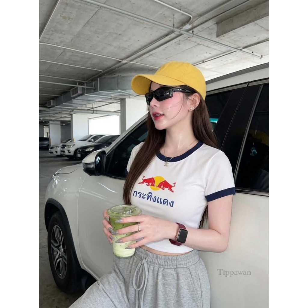 #Tippawan เสื้อยืดสุดฮิต มาพร้อมกางเกงเอวสูงปริ๊ดขายาว ตัดกันดีมาก เนื้อผ้าใส่สบาย ให้ลุคธรรมดาๆ