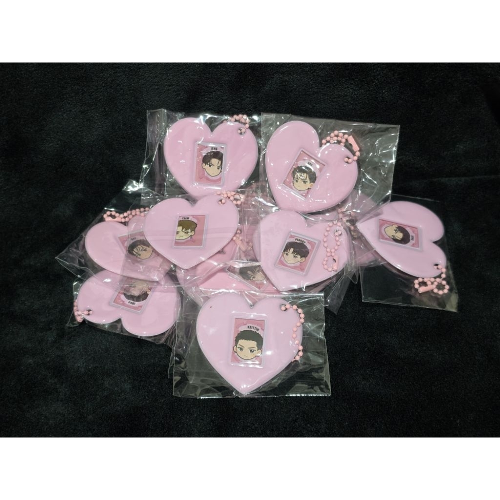พร้อมส่ง!! พวงกุญแจ BNB x PERSES เลือกเมมเบอร์