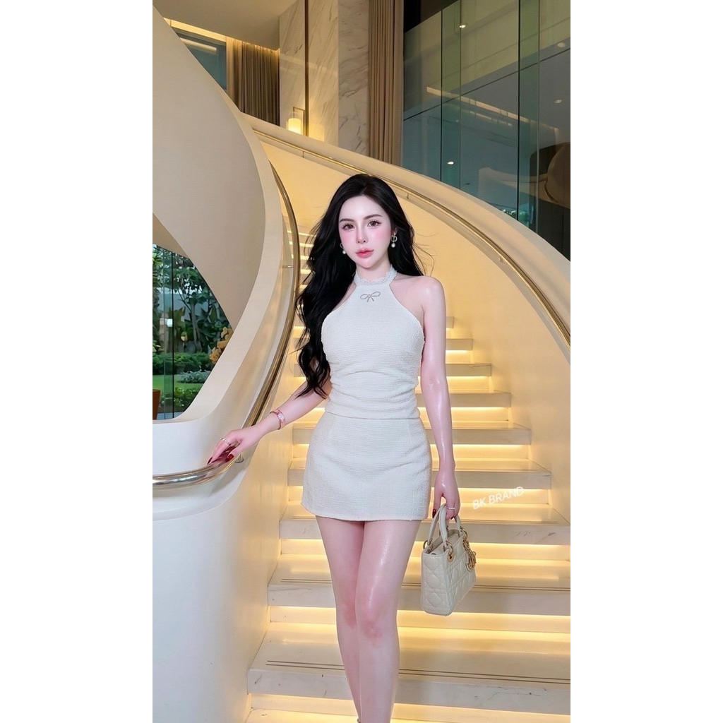 Phapassz - เซต2ชิ้นคล้องคอแต่งลูกไม้ เสริมฟองน้ำ คาดหลังติดเข็มกลัด มาพร้อมกระโปรงสม้อคซิปหลังมีซับใน #bk