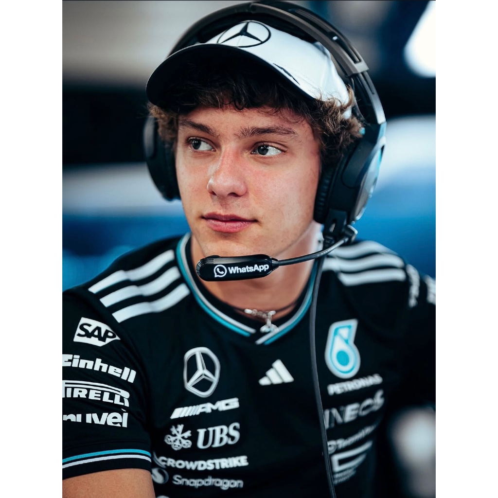 (สินค้าพร้อมส่งในไทย) (แท้100%การันตี) Mercedes-AMG PETRONAS F1 2025 Authentic Driver Tee Black