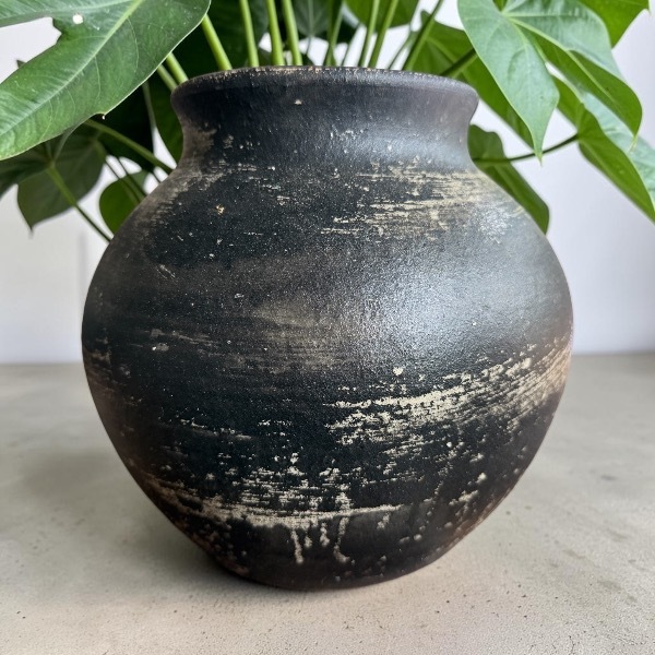Vase แจกันดินเผาทรงอ้วนเตี้ยปากตัด วินเทจสไตล์ ขนาด 25 x 23 cm.