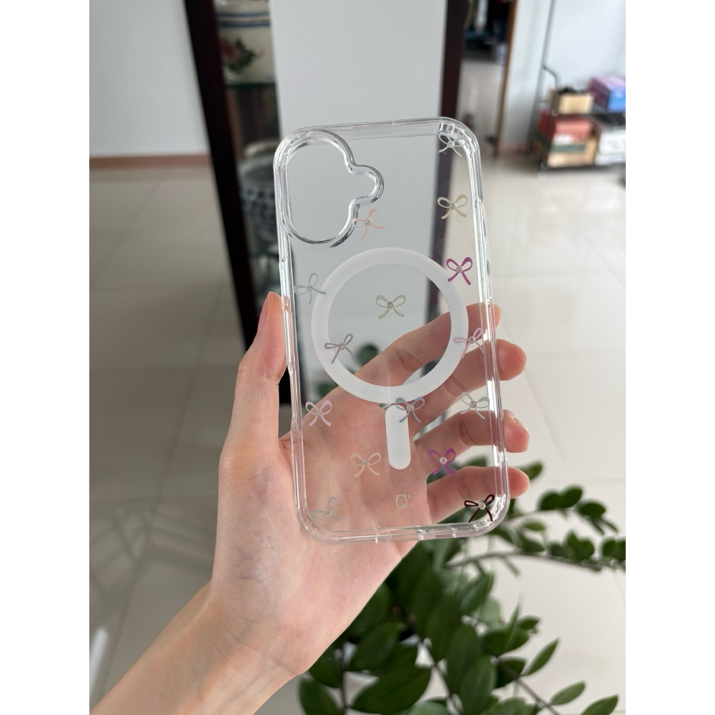 เคสไอโฟน16 แบรนด์ Qplus ลาย ribbons มีกากเพชร น่ารักสวยมาก ใสกริ๊บไม่เหลือง