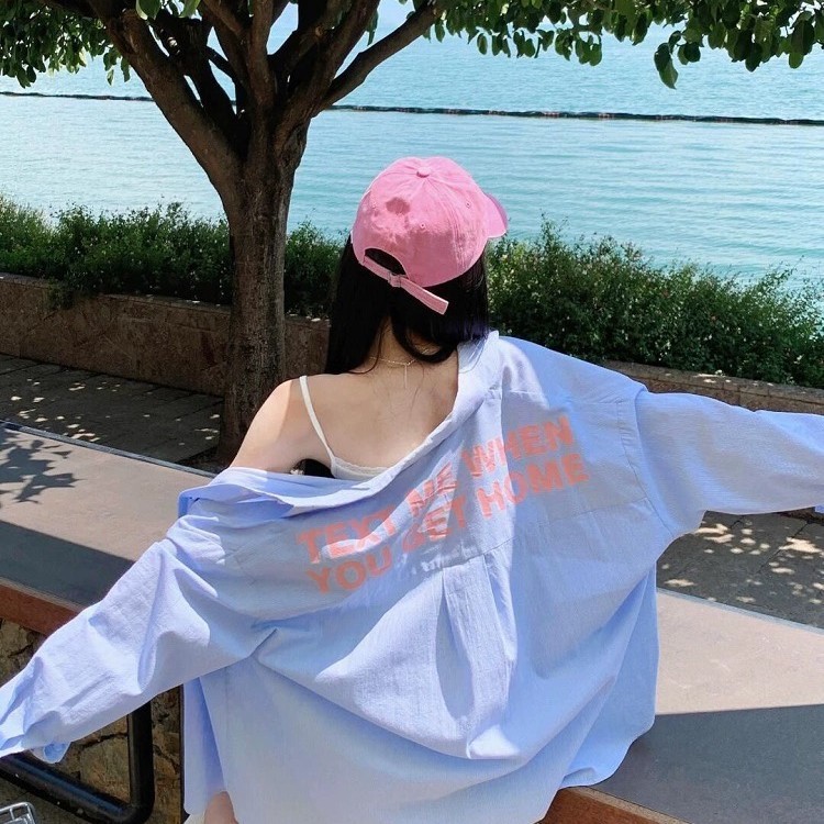 เสื้อเชิ้ตแขนยาวสไตล์เกาหลี เสื้อลายทาง เสื้อผ้าหลวมที่ใส่ได้หลากหลาย เหมาะสำหรับสวมใส่ในทุกโอกาส