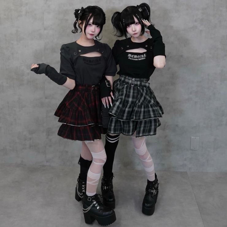 Majoretty - เสื้อครอปดีเทลอกสุดชิค พร้อมปลอกแขน 2-in-1 ลุคหวานปนเท่