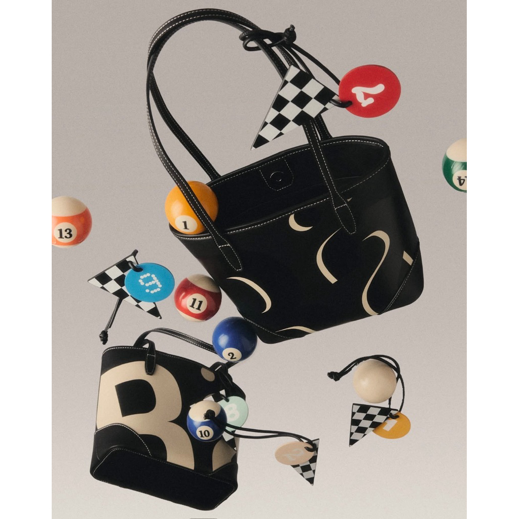 <<เปิดพรี ได้ชัวร์🎱>>กระเป๋า พร้อมของแถมรุ่น Rally City Tote &Rally x UNO City Tote Limited ของแท้100%👜