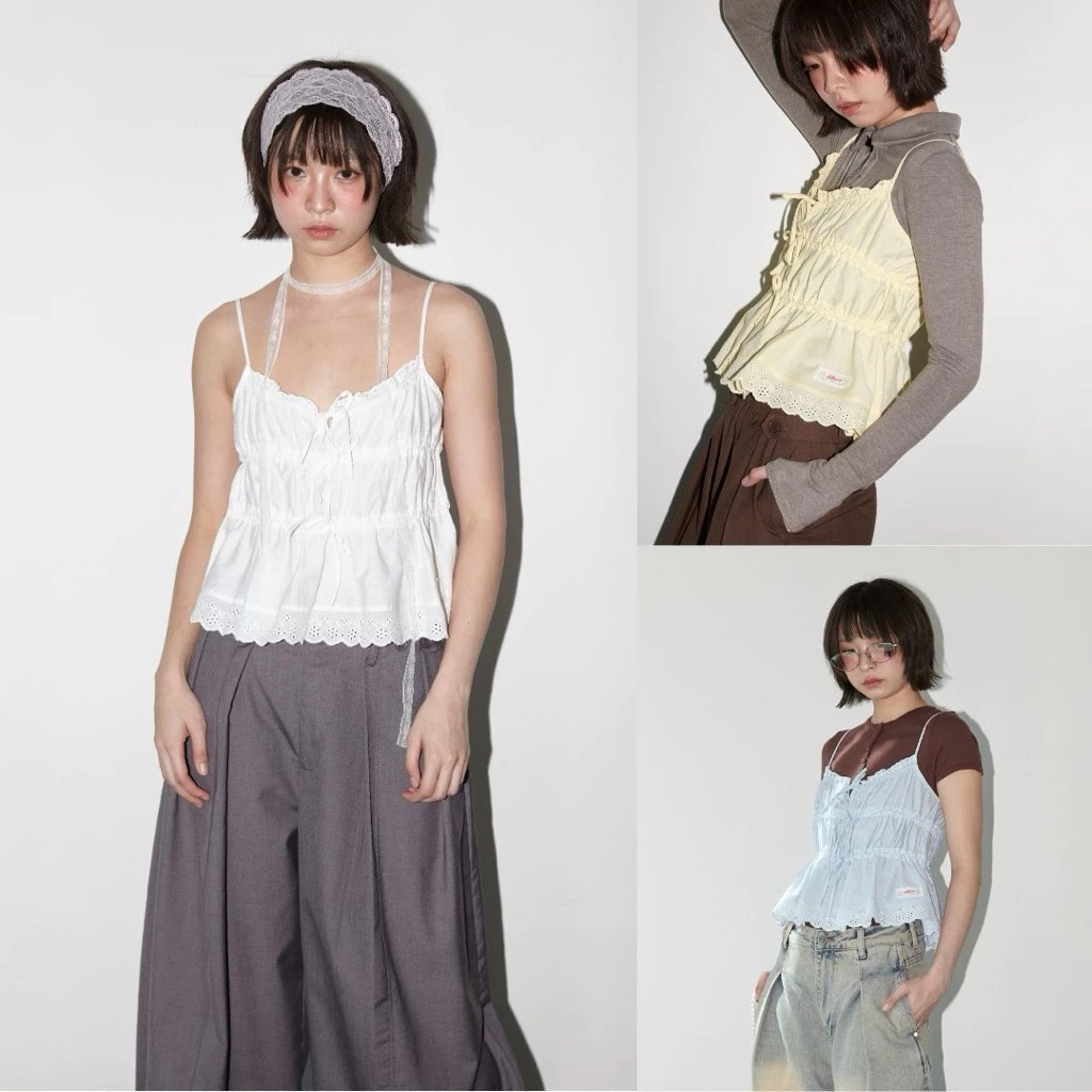 AMUSE BKK - Lazy Top เสื้อสายเดี่ยวแต่งระบายลูกไม้ ดีไซส์เลเยอร์ ผ้าคอตตอล สไตล์น่ารัก