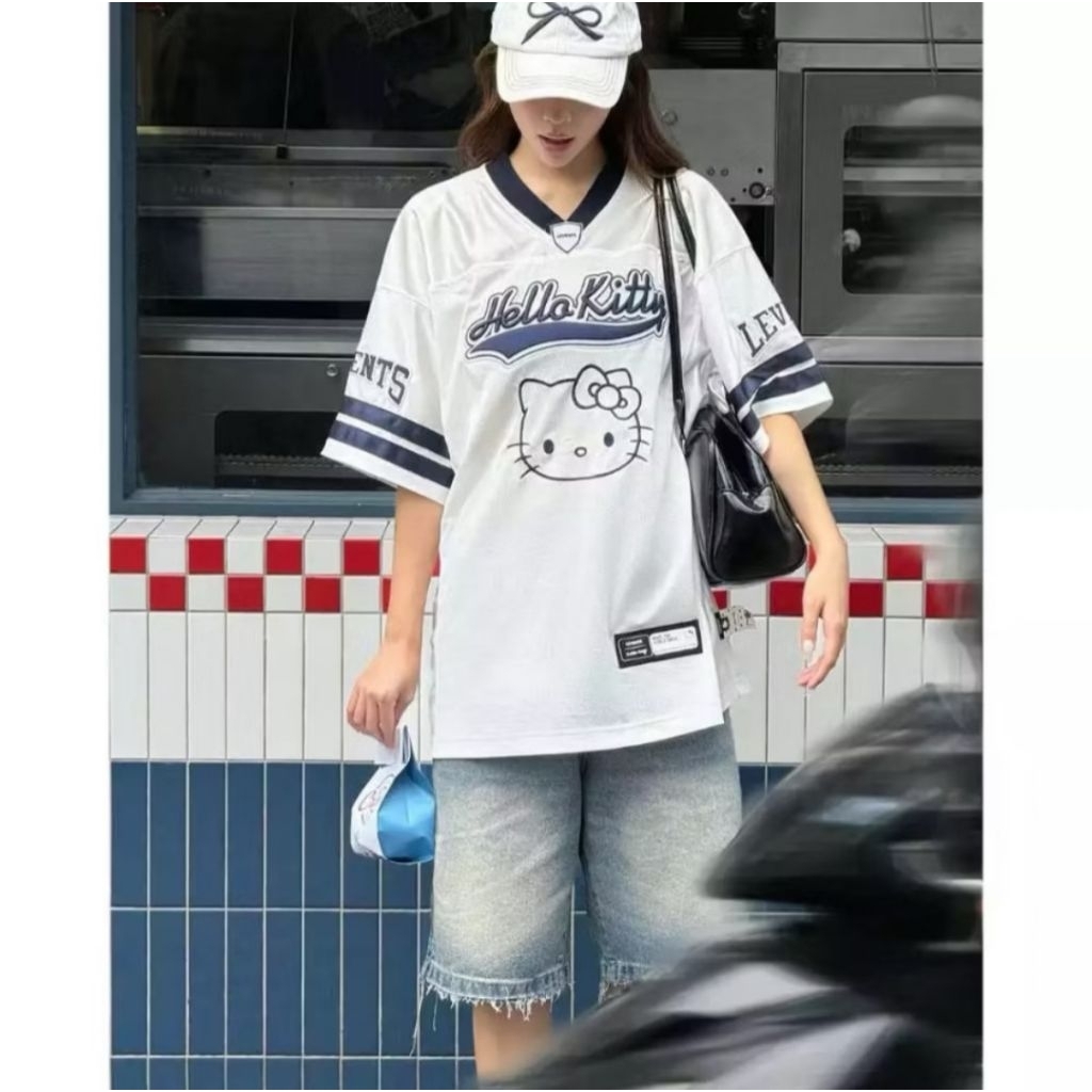 เสื้อ Jersey Levents x Hello Kitty ของแท้ ใส่ 1 ครั้ง