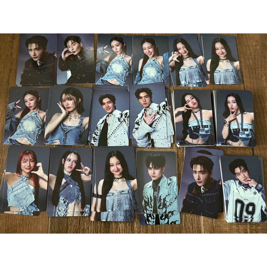พร้อมส่ง แรนด้อมการ์ด RANDOM CARDS RISER CONCERT  NANON KRIST WIN CLOVER FELIZ GMMTV