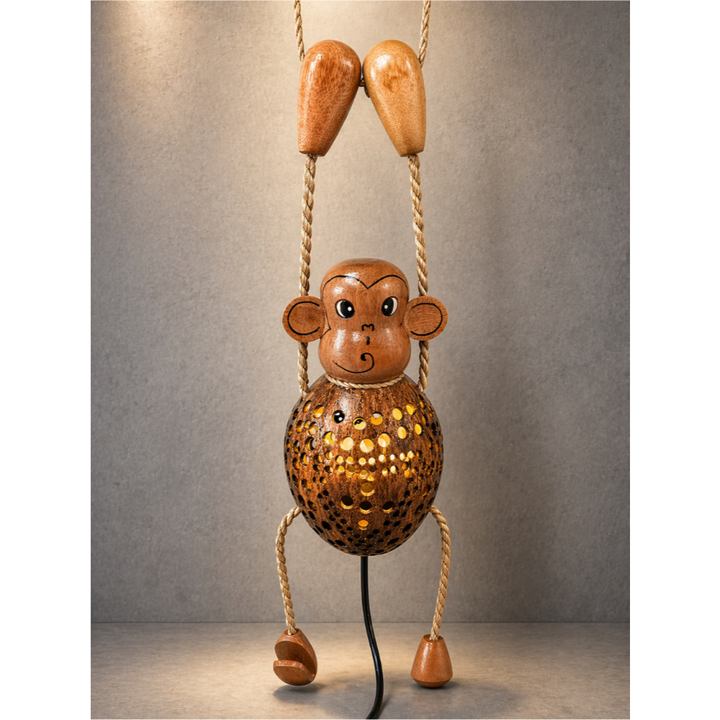 โคมไฟกะลามะพร้าว ลิงแขวน งานแฮนด์เมด ของแต่งบ้านจากธรรมชาติ Coconut Shell Giraffe Lamp