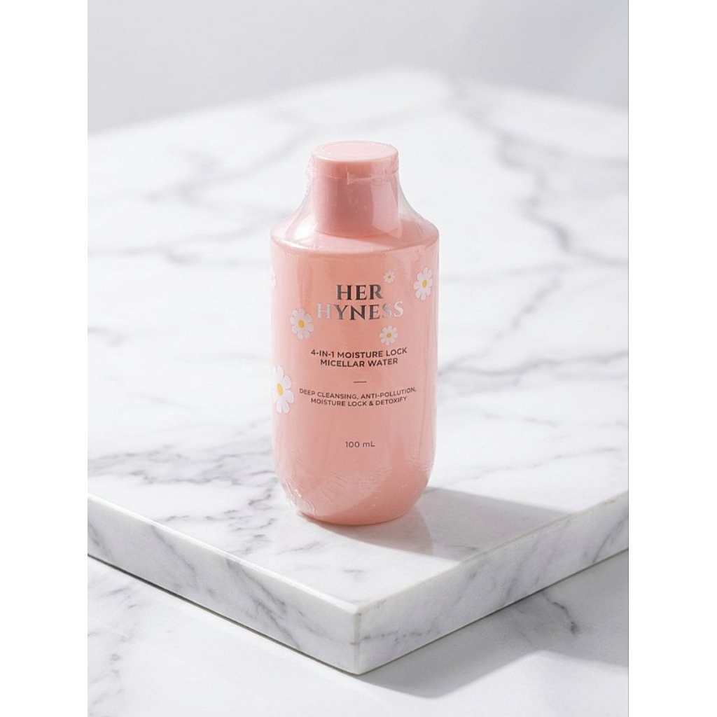 Her Hyness 4-in-1 Moisture Lock Micellar Water 100ml.คลีนซิ่งวอเตอร์สูตรอ่อนโยนสำหรับเช็ดทำความสะอาดเครื่องสำอาง