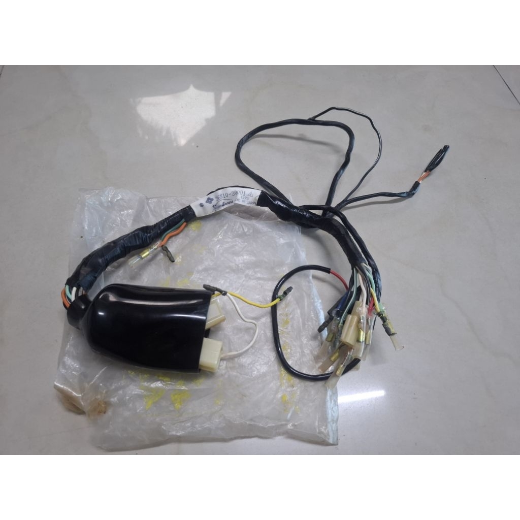 ชุดสายไฟชุดใหญ่ใส่ Suzuki TS250-TS250K-TS250L-TS250M-TS250A ของแท้ญี่ปุ่นใหม่เก่าเก็บสภาพสวยๆพร้อมใส