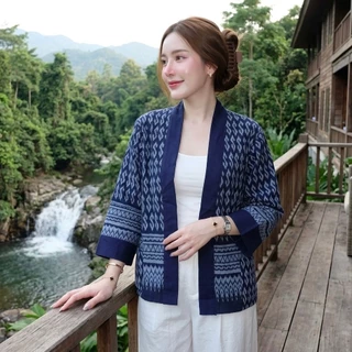 LANNA - เสื้อคลุมแขนยาวมีกระเป๋าเสื้อ ใส่คลุมร้อนคลุมหนาว ผ้าฝ้ายไทยพิมพ์ลาย ทรงสวยใส่สบาย