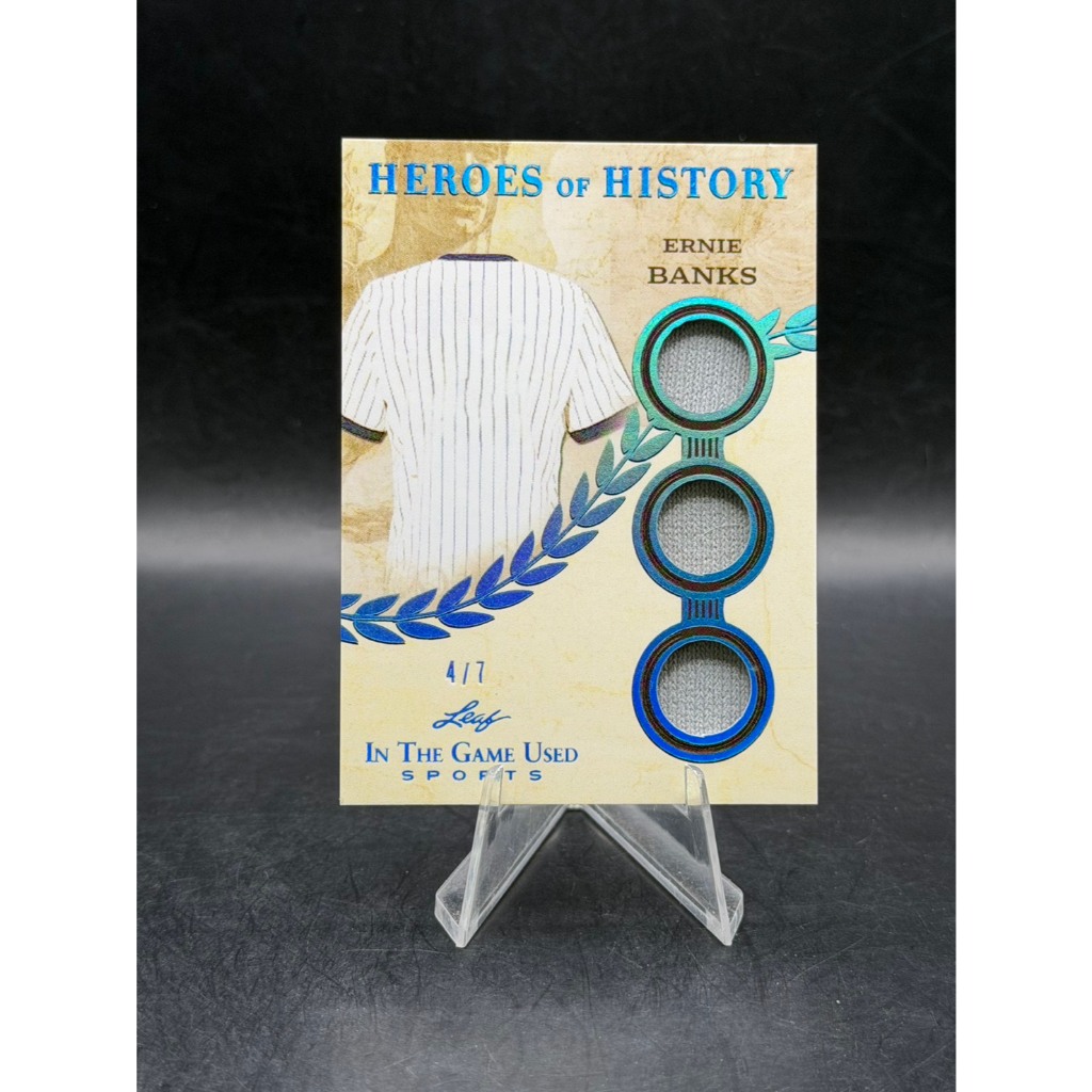 การ์ดเบสบอลชิ้นผ้า Ernie Banks 2025 Leaf In The Game Used Heroes of History Triple 4/7 (#HH-29)