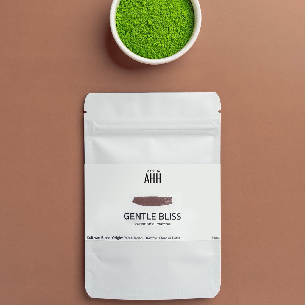 มัตจะ Yame Gentle Bliss 100g โทนถั่วละมุน [Matcha AHH] มัทฉะแท้ 100% เกรดพิธีชงชา 100g จากยาเมะ ฟุกุโอกะ | Blend Matcha