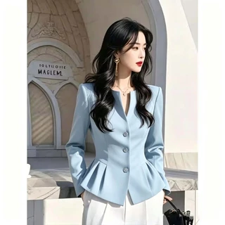 Red Berry เสื้อเชิ้ตแขนยาวสำหรับผู้หญิงในฤดูใบไม้ร่วง ดีไซน์ไหล่ตรง และมีจีบดอกไม้ที่ชายเสื้อ 99315