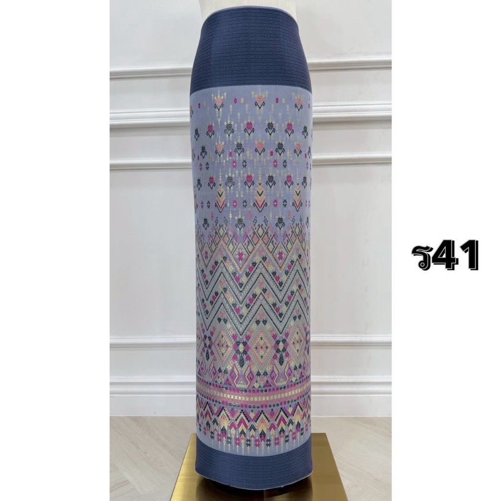 ร41 16.7.68 ผ้าไหมแกมฝ้าย ทอลาย แพรวาบันไดสวรรค์ สีกรมท่า ขนาด 2 หลา