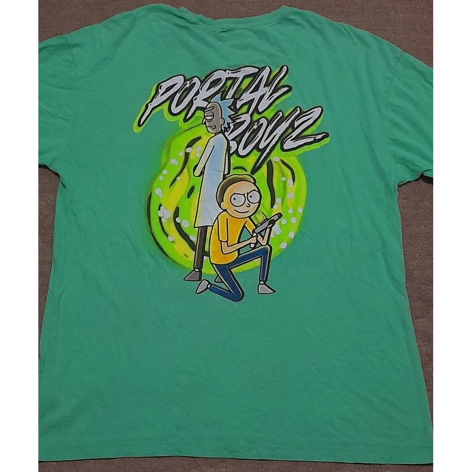 เสื้อยืดมือสอง - Size –M Rick and Morty "Portal Boyz