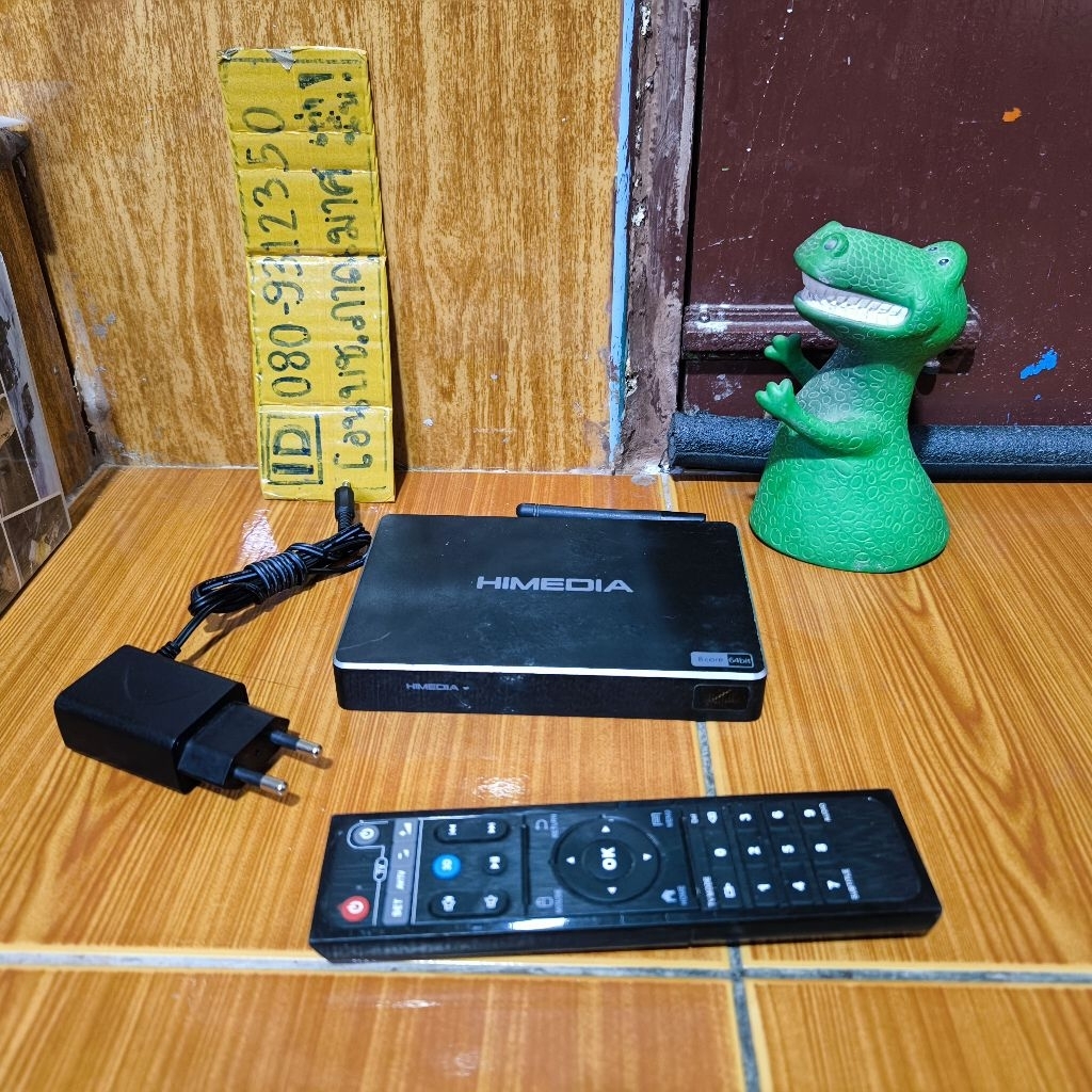 กล่อง Android BOX himedia h8 lite
ใช้งานดูไฟล์หนัง ไฟล์เพลง 

สภาพเครื่องมีรอยบ้าง มือสอง